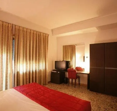 Hotell Piazza Marconi 3*