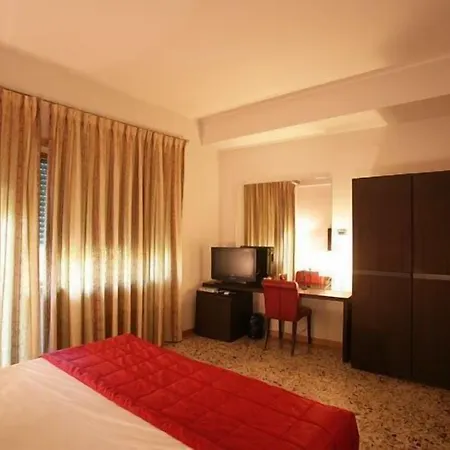 Piazza Marconi Otel 3*