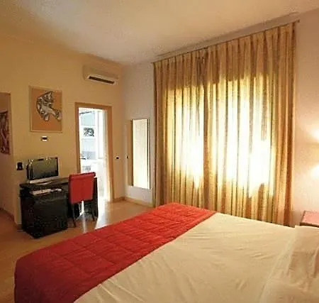Piazza Marconi Hotell